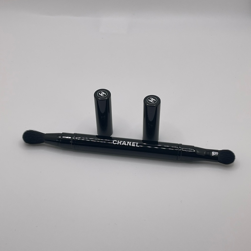 CHANEL - N°200 Dual-Ended Eyeshadow Brush - Picture 3 of 3